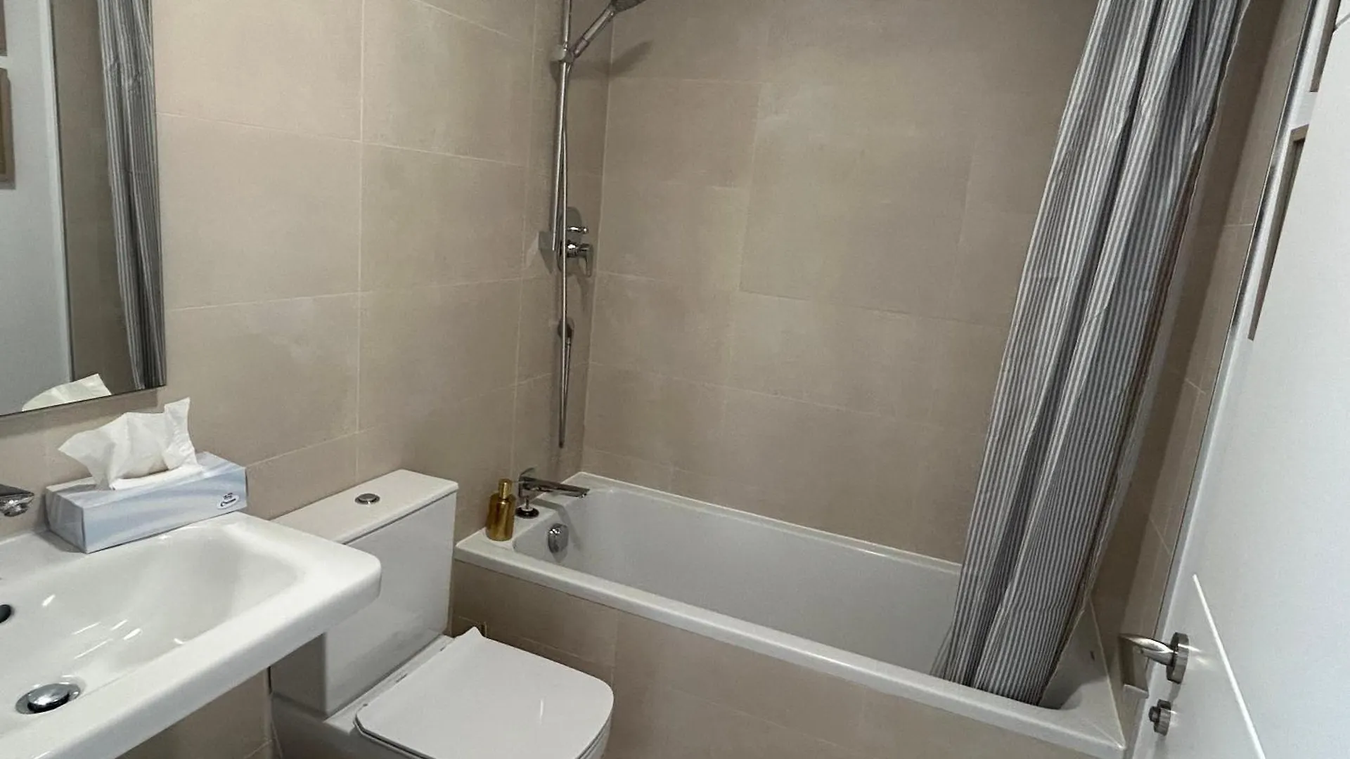 Golden Dreams Of Fuengirola Apartment